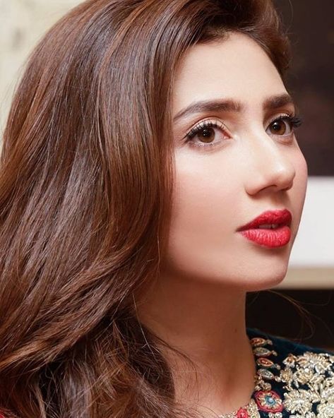 Mahira Khan Pics, Maira Khan, Mahira Khan Dresses, Beauty Crush, Nice Face, Mahira Khan, Atif Aslam, Pakistani Wedding Outfits, Beautiful Lips