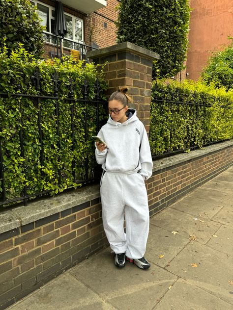 Joggers, mertra, fashion, streetwear, tracksuit set, grey hoodie, grey, nike shox r4 Nike Shox Outfit, Grey Joggers Outfit, Streetwear Tracksuit, Nike Shox R4, Tracksuit Outfit, Joggers Outfit, Grey Joggers, Nike Shox, Tracksuit Set