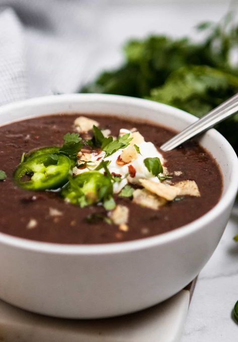 Lemon Zest Recipes, Easy Black Bean Soup, Clean Eating Soup Recipes, Black Bean Soup Recipe, Black Bean Salsa, Bean Soup Recipe, Bean Soup Recipes, Black Bean Soup, Delicious Soup Recipes