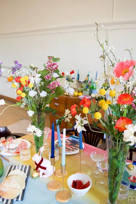 Colorful Easter Table, Traditional Eclectic Decor, Eclectic Decor Colorful, Funky Eclectic Decor, Colorful Tablescapes, Colourful Eclectic, Easter Photography, Easter Table Decor, Easter Wood Crafts