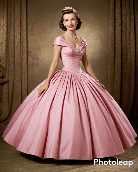 Pleated Ball Gown, Ball Gown Dress, Dresses Classy, Elegant Dresses Classy, Gown Wedding, Ball Gown Dresses, Gown Dress, Ball Gowns Wedding, Ball Gown Wedding Dress