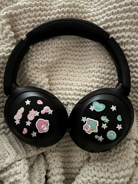 Sony 910 Headphones, Black Head Phones Aesthetic, Stickers For Headphones, Sony Mx4 Headphones, Sony Headphones Stickers, Stickers On Headphones Black, Sony Headphones Aesthetic, Black Aesthetic Headphones, Sony Headphones Aesthetic Wh-ch520