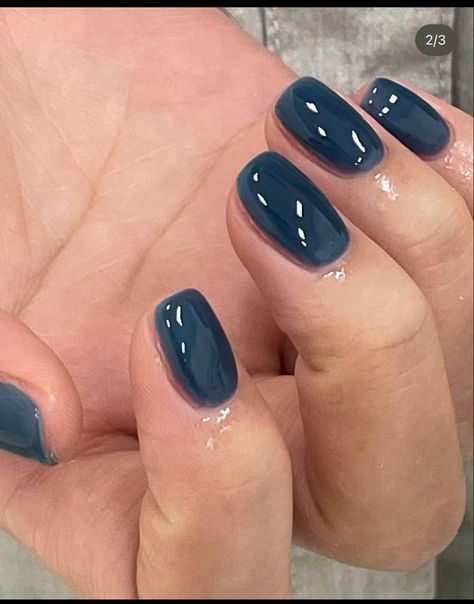 Nail Color That Goes With Everything, Blue Nails Pale Skin, Dark Navy Gel Nails, Pale Skin Manicure, Blue Jelly Nails Short, Navy Jelly Nails, Dark Blue Jelly Nails, Aesthetic Navy Blue Nails, Plain Nails