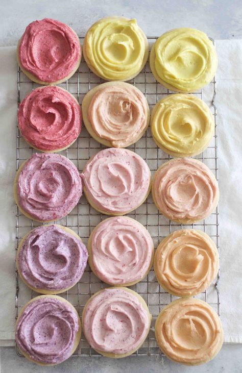 Fruity Frosted Sugar Cookies - The Baker Chick Cookie Base Recipe, Strawberry Lemonade Cupcakes, Frosted Sugar Cookies, Wallpers Pink, Dried Peaches, Lemonade Cupcakes, How To Make Frosting, Lemon Sugar Cookies, Freeze Dried Raspberries