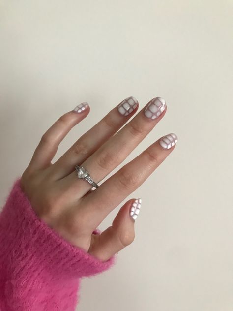 Nail Designs Crocodile, Crocodile Skin Nails, Crocodile Nail Design White, Short Crocodile Nails, Short Nails Crocodile, White Crocodile French Tip Nails, White Crocodile Nails, Crocodile Aesthetic, Crocodile Nail Design