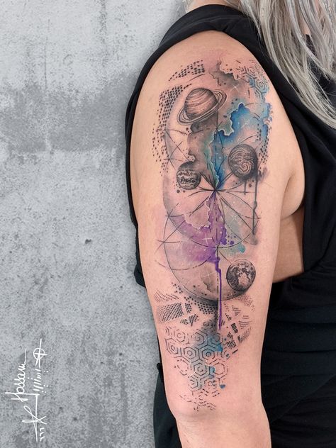 Watercolor Galaxy Tattoo, Tatuaje Trash Polka, Science Tattoo, Science Tattoos, Girl Shoulder Tattoos, Catrina Tattoo, Planet Tattoos, Galaxy Tattoo, Back Of Shoulder Tattoo