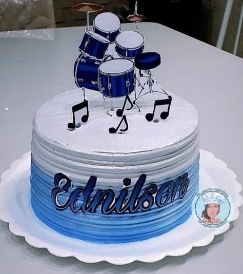 Music Cake Ideas For Men, Music Cake Ideas, Guitar Birthday Cakes, Bolo Musical, Music Cake, Happy Birthday Art, Cartoon Cake, Bolo Fake, Dad Birthday