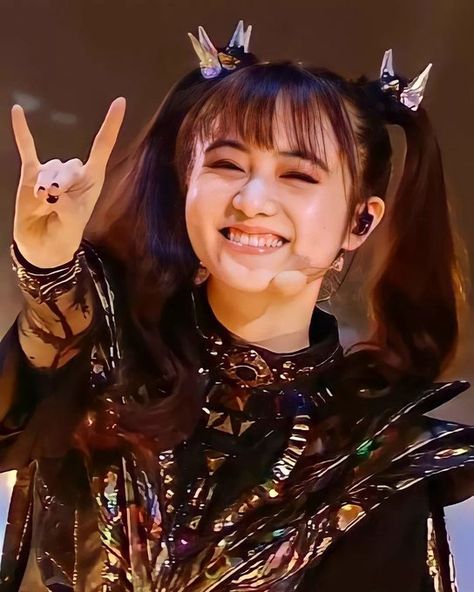 Kawaii Metal, Female Fox, Moa Kikuchi, Baby Metal, Punk Bands, Metallic Hair, My Favorite Music, Lead Singer, Fangirl