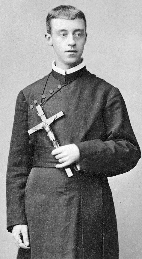 Victorian Priest, Prior Park, Priest Outfit, Traditional Catholicism, Religious Photography, Surrey England, Cultural Studies, Younger Brother, Western Aesthetic