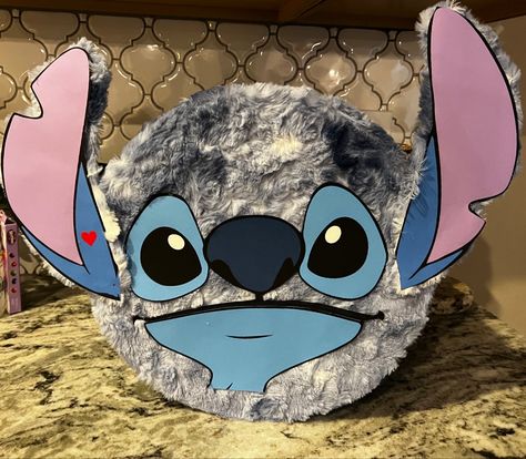 #disney #stitch #valentines #valentineboxforschool #valentinesday #valentinesdaycrafts #lilostitch #homemade #crafts #kids Stitch Valentines Box Ideas, Diy Stitch Valentine Box Ideas, Stitch Disney Basket, Valentines Stitch, Lilo And Stitch Valentines, Valentine Box, Valentine Fun, Disney