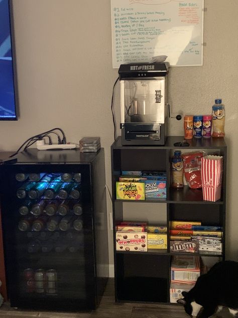 At Home Concession Stand, Snack Shelf Ideas In Bedroom, Popcorn Machine Stand Ideas, Home Popcorn Station, Popcorn Machine In Home Decor, Popcorn Station Home, Home Concession Stand, Popcorn Display, Popcorn Station