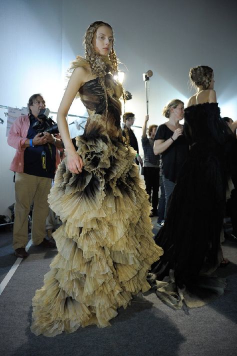 Alexander McQueen Alexander Mcqueen Butterfly Collection, Alexander Mcqueen 90s Haute Couture, Archive Alexander Mcqueen, Alexander Mcqueen Runway 2000s, Alexander Mcqueen Dress Haute Couture, Alexander Mcqueen Runway 90s, Alexander Mcqueen 2009, Alexander Mcqueen 90s, Alexander Mcqueen Fashion Show