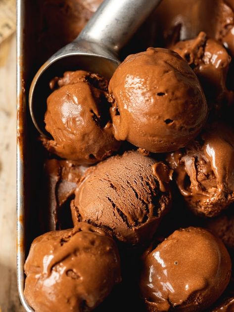 Oat Milk Ice Cream Recipe, Easy Homemade Chocolate Ice Cream, Oat Milk Ice Cream, Chocolate Oat Milk, Lactose Free Ice Cream, Oat Cream, Homemade Chocolate Ice Cream, Vegan Ice Cream Recipe, Nice Cream Recipe