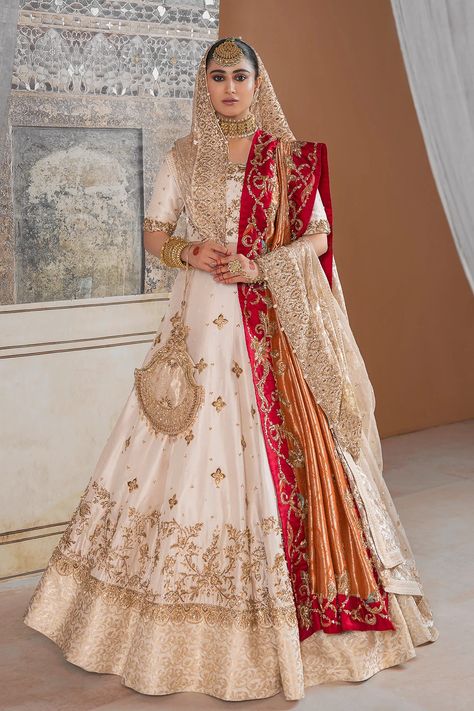 Buy Bridal Dresses In Pakistan | Classic Bridal Couture | Ammara Khan Lehenga Choli Pakistani, White Lehenga Choli, Baju Kahwin, Silk Lehenga Choli, Raw Silk Lehenga, Bridal Dupatta, Nikkah Dress, Pakistani Bridal Dresses, Pakistani Wedding Dresses