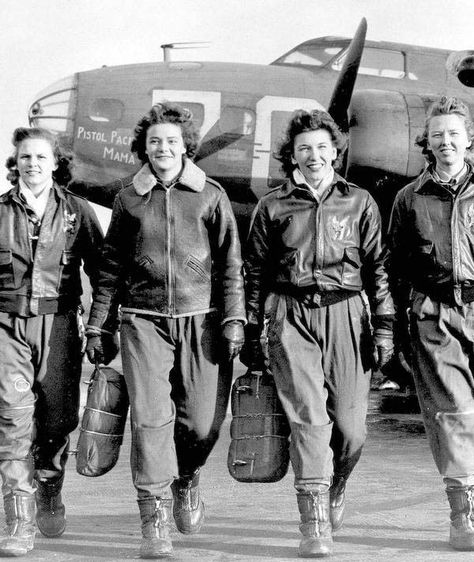 Ww2 Women, Wwii Women, Pilot Uniform, Female Pilot, The Perfect Guy, Pilots, Ladies Day, First World, Aeropostale