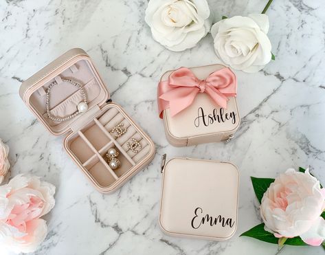 Bridal Shower Box Gift, Miniature Bride, Bridesmaid Jewelry Box, Hello Party, Personalized Bridal Shower Gifts, Bridal Shower Presents, Bridal Shower Gifts For Bride, Honeymoon Gift, Bridal Boxes