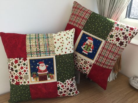 Christmas Mini Patchwork Cushion - Made by Jan - 2016-11 Christmas Patchwork Cushion, Christmas Patchwork Pillow, Quilted Christmas Pillows, Fabric Christmas Decorations, Christmas Pillows Diy, Christmas Decorations Sewing, Mini Patchwork, Christmas Quilting Projects, Traditional Patchwork