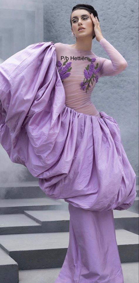 Classy People, Pure Elegance, Lovely Lavender, Floral Fashion, Purple Fashion, Strike A Pose, Long Dresses, Amazing Women, Gowns Dresses