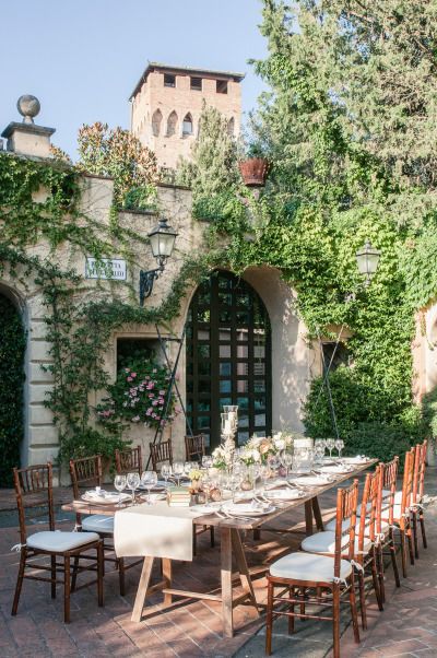 Great Gatsby-inspired garden inspired garden party wedding in Tuscany: http://www.stylemepretty.com/destination-weddings/2014/06/11/great-gatsby-inspired-garden-party-wedding-in-tuscany/ | Photography: http://www.innocentistudio.com/ Diner Party, Tuscan Wedding, Bouquets Wedding, Tuscan Decorating, Table Set Up, Garden Party Wedding, Tuscan Style, Tuscany Wedding, Budget Diy