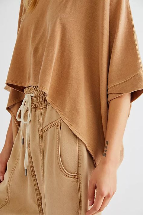 Freepeople Style Inspiration, Free People Style Outfits, We The Free Cc Tee, Free People Style, Drape Sleeves, Stylish Maternity, New Journey, Boho Casual, Maternity Wear