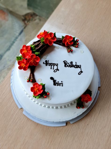 Cake Decorating Flowers, Birthday Sheet Cakes, Christmas Cake Designs, Creative Cake Decorating, Beautiful Girls Dresses, Floral Cake, Sheet Cake, Tiered Cakes, Christmas Cake