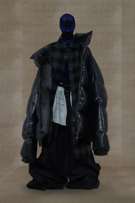 Vetements Spring 2024 Ready-to-Wear Collection | Vogue Stage Dive, Fashion Collection Inspiration, 2024 Menswear, Casual Couture, Elite Fashion, Concept Clothing, Mens Wear, Runway Looks, Vogue Runway