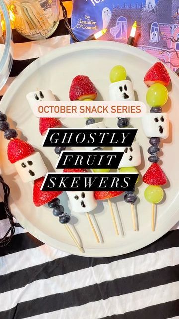 The Rising Chefs | Kim | Wife & Mama on Instagram: "October Snack Series: Ghostly Fruit Skewers This is a fun build your own snack (BYOS). We went on a bike ride and built these while we had a picnic. They are easy to plan for and pack for an outing. Ingredients: Strawberries Blueberries Grapes Skewers Black writing gel, @bettycrocker #snack #snacks #snacktime #bettycrocker #marshmello #fruit #strawberry #blueberry #grapes #ghost #halloween #october #fall #autumn #buildyourownsnack #kidswh Halloween Fruit Treats For School, Halloween Fruit Cabob, Monster Fruit Tray, Ghost Fruit Skewers, Fruit Halloween Snacks, Halloween Grapes, Halloween Fruit Skewers, Halloween Fruit Kabobs, Halloween Fruit Pizza