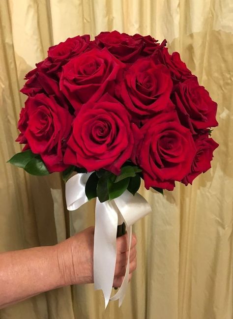 All Red Rose Bridal Bouquet, Red Roses Bouquet Quince, Bride Bouquets Red Roses, Red Rose Bridesmaid Bouquet, Bride Bouquets Red, Wedding Bouquets Red Roses, Red And White Roses Bouquet, Red Roses Wedding Decor, Red Roses Wedding Bouquet