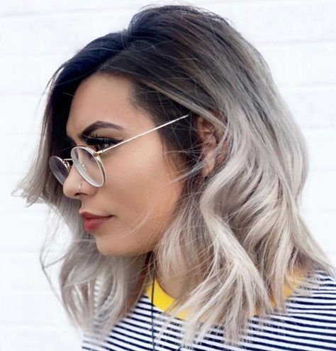 Medium Ombre Hair, White Ombre Hair, Platinum Blonde Ombre, Platinum Blonde Balayage, Platinum Hair Color, Blonde Hair Colors, Bleached Tips, Platinum Blonde Highlights, Platinum Blonde Hair Color