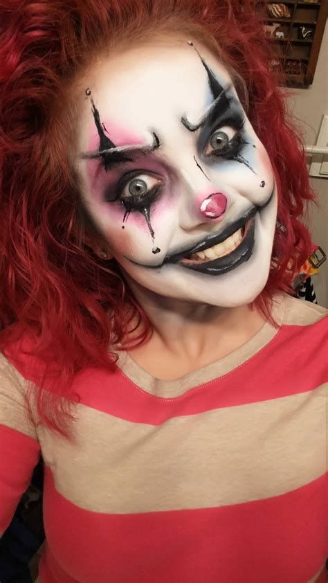 Macabre Makeup, Evil Clown Makeup, Pretty Clown, Jester Makeup, Sfx Ideas, Scary Clown Face, Creepy Clown Makeup, Clown Costume Women, Clown Face Paint