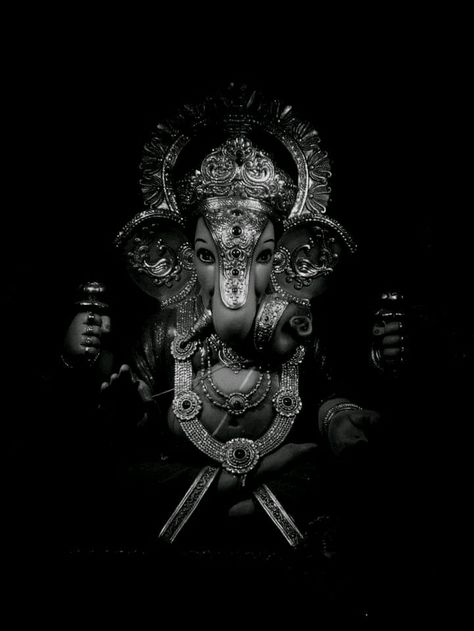 Ganesh Idol in dark mode Ganpati Bappa Wallpapers Black And White, Ganesh Wallpaper Beautiful, Ganesh Wallpaper Beautiful Hd, Ganpati Photo Hd, Photos Of Ganesha, Ganpati Bappa Wallpapers, Tea Wallpaper, Ganpati Bappa Photo, Ganesh Art Paintings