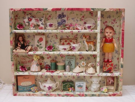 Covered wooden cutlery tray with doll and dollshouse items...so cute! Wooden Cutlery Tray, Wooden Cutlery, Printers Tray, Shadow Box Art, Cutlery Tray, Altered Boxes, Room Box, Vintage Crafts, Shadow Boxes