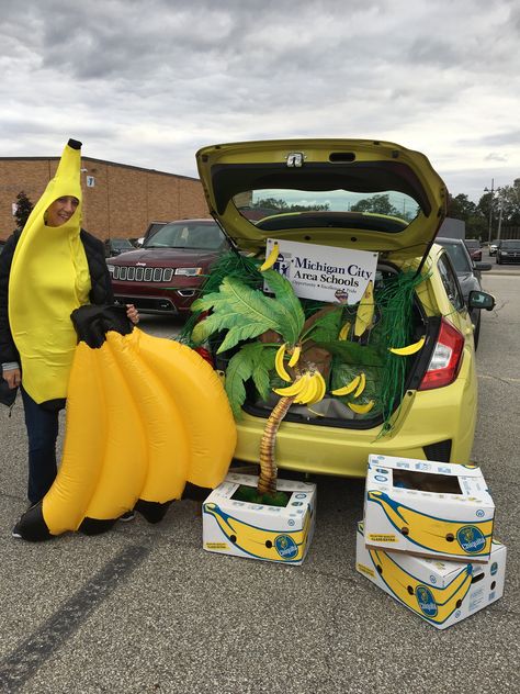 Fruit Trunk Or Treat Ideas, Fruit Trunk Or Treat, Trunk Or Treat Ideas, Key Club, Parade Ideas, Michigan City, Preschool Graduation, Treat Ideas, Trunk Or Treat