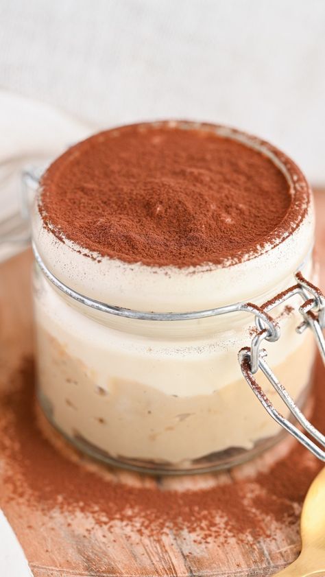 oatsbaker on Instagram: KETO PROTEIN TIRAMISU CUP by @oatsbaker (🇩🇪1. Kommentar/ 🇮🇹 2. commento) Creamy and rich, yet healthy and low carbs. Snacking on this… Low Calorie Tiramisu, Healthy Tiramisu Recipe, Protein Tiramisu, Protein Sweets, Tiramisu Cups, Low Calorie Protein, Keto Protein, Tiramisu Recipe, Healthy Keto