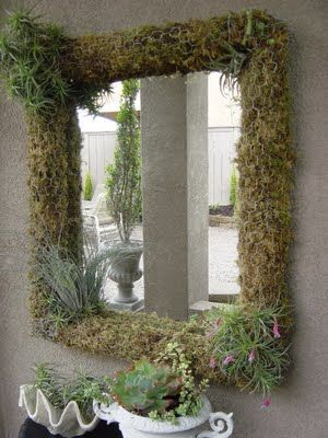 DIY Moss Framed Mirror - hot glue floral foam onto an old mirror and cover it in moss. wrap the whole thing in chicken wire and use a staple gun to attach it to the wood frame. Moss Covered Mirror, Moss Mirrors, Moss Ideas, Covered Mirror, Florida Lanai, Moss Mirror, Cobblestone Patio, Garden Mirror, Fake Plants Decor