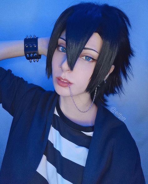 Cosplay, piercing, hair style, alternative, anime, manga Miyamura Piercings, Miyamura Cosplay, Horimiya Cosplay, Cosplay Short Hair, Friend Manga, Aesthetic Piercing, Earring Business, Manga Cosplay, Cosplay Ideas