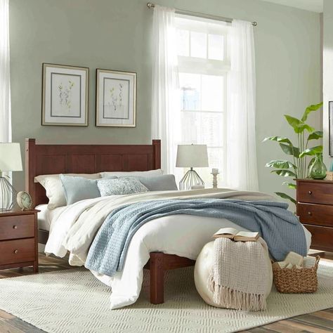 Shaker Bedroom, Idea Bilik Tidur, Reka Bentuk Bilik Tidur, Dark Wood Bedroom, Hiasan Bilik Tidur, Dark Wood Furniture, Solid Wood Platform Bed, Brown Furniture, Wood Platform Bed