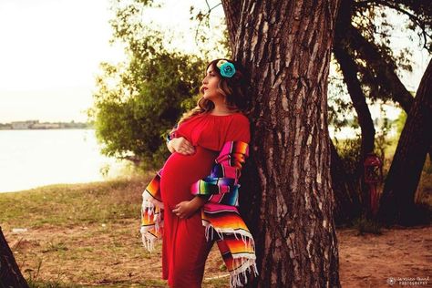 Mexican style maternity photoshoot from @jessicapearlphotography representing my culture.  Sun, flowers, mexican blanket and thoughts of my baby Ayza who will soon be here. Mexican Themed Maternity Shoot, Mexican Maternity Shoot Photo Ideas, Mexican Maternity Shoot, Mexican Photoshoot, Baby Shower Mexicano, Baby Boy Outfits Newborn, Mexican Theme Baby Shower, New Baby Pictures, Mexican Baby Shower