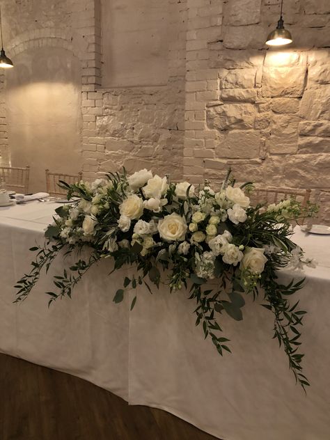 Weeding Themes, Main Table Wedding, Sweetheart Table Flowers, Top Table Flowers, Alter Flowers, Wedding Top Table, Table Floral Arrangements, Church Wedding Flowers, Wedding Alters