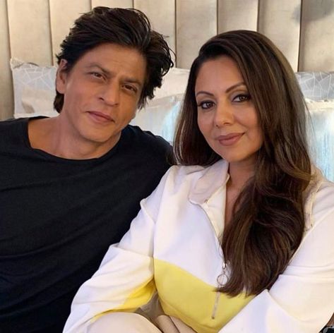 Srk Gauri, Abram Khan, Gauri Khan, Side Braid Hairstyles, King Khan, Bollywood Couples, Aesthetic Japan, Shah Rukh Khan