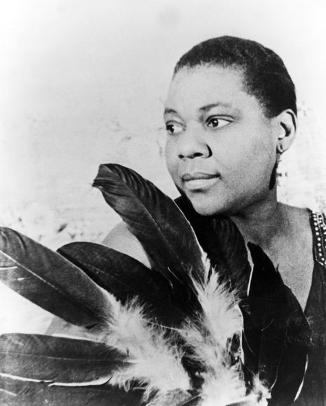 One of my favorite Blues singers, Bessie Smith. While most people think of men when it comes to Blues singers, women were the most successful singers in the early 20th century. Bessie Smith, Singers, A Woman, Black And White, White, Black, Art