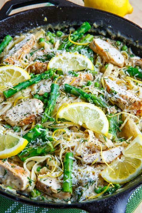 Grilled Chicken Asparagus, Dinners Under 500 Calories, Artichoke Pasta, Creamy Lemon Chicken, Asparagus Pasta, Chicken Asparagus, Filling Dinner, Dinner Chicken, Healthy Pasta Recipes