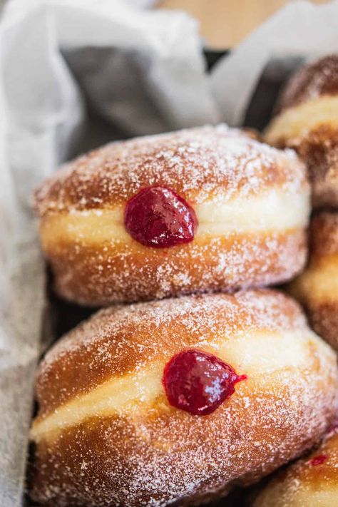 side view of jelly doughnuts. Raspberry Donut, Donut Bun, Sourdough Muffins, Homemade Raspberry Jam, Jelly Doughnuts, Strawberry Compote, Fried Dough, Dough Ingredients, Cookie Pie