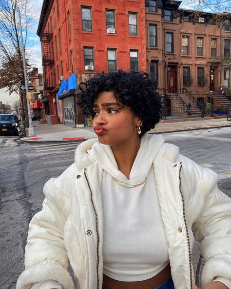 Kehlani Pixie Haircut, Curly Hair Short Black Women, Short Curly Pixie Cut Black Women, Pixie Cut Ondulado, 3c Short Curly Hair, Pixie Haircut For Curly Hair Natural, Short Curly Haircuts Natural Black Women, Short Curly Hair Black Women, Aiyana Lewis