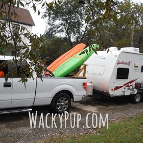 step by step pictures & info on how I built a simple, sturdy kayak rack Kayak Trailer Ideas, Kayak Rack Diy, Kayak Rack For Truck, Diy Kayak Storage, Kayak Holder, Kayak Transport, Canoe Rack, Hobie Kayak, Kayak Fishing Diy