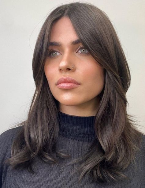 Long Curtain Bangs Styling Options Brown Mid Length Hair, Trendy Curtain Bangs, Long Curtain Bangs, Medium Length Brown Hair, Long Shiny Hair, Fringe Bangs, Medium Length Hair With Layers, Bangs With Medium Hair, Haircuts For Medium Hair