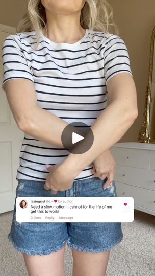 How To Twist Tie A Shirt, Shirt Twist Hack, Twist Knot Top Pattern, Diy Twist Front Shirt, How To Tie A Shirt Knot Pregnant, Hem Tshirt, Tshirt Hacks, Shirt Tuck, Bow Tying