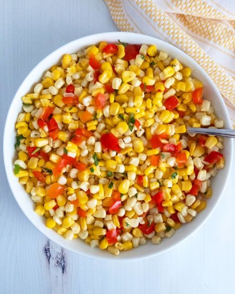 Roasted Red Pepper Salad, Red Pepper Salad, Healthy Corn, Salad Making, Bell Pepper Salad, Fresh Corn Salad, Corn Side Dish, Salad Vegetarian, Pepper Salad