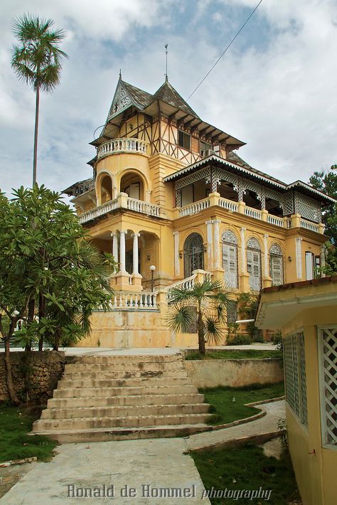 Gingerbread homes Haiti | Ronald de Hommel Archive Haiti Architecture, Haitian Architecture, Case Creole, Haitian Culture, Architecture Unique, Port Au Prince, Gingerbread Houses, West Indies, Classic House