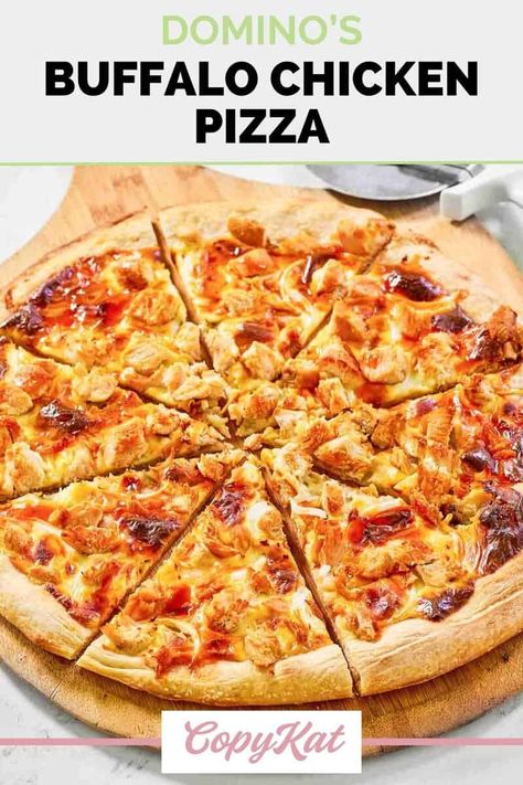 Buffalo Chicken Pizza Recipe, Thai Chicken Pizza, Buffalo Chicken Sliders, Buffalo Chicken Meatballs, Buffalo Chicken Pizza, Buffalo Wing, Pizza At Home, Diy Pizza, Buffalo Wing Sauce